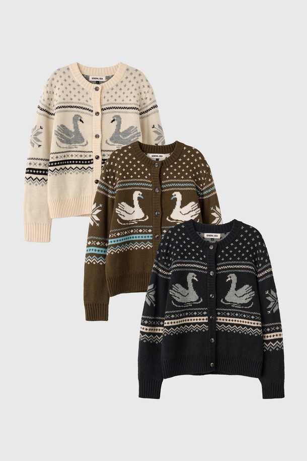 따뜻하고 포근한 [25FW] WOMAN 스완 노르딕 니트 가디건 [3COL]입니다. 부드러운 울 소재로 제작되어 가을, 겨울 시즌에 포근함을 선사하며, 캐주얼한 산책룩에 잘 어울립니다. 레귤러 핏에 라운드넥 디자인으로 편안하게 착용 가능하며, 스완(백조) 패턴과 노르딕 패턴이 더해져 여성스러운 감성을 더합니다. 긴 소매 기장의 두꺼운 니트 가디건으로, 버튼 여밈 방식이며 브라운, 아이보리 두 가지 컬러로 만나보실 수 있습니다.
