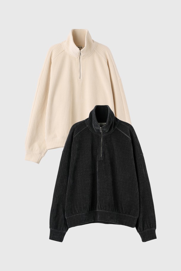 따뜻하고 부드러운 감촉의 [25FW] WOMAN 리브드 벨로아 루즈핏 하프집업입니다. 캐주얼 스타일의 여성 의류로, 가을과 겨울에 활용하기 좋습니다. 넉넉한 루즈핏과 하프넥 디자인으로 편안한 착용감을 선사하며, 부드러운 벨로아 소재가 포근함을 더합니다. 집콕룩, 산책룩 등 다양한 TPO에 매치하여 미니멀하고 클래식한 스타일을 연출해보세요. 2가지 컬러로 제공됩니다.
