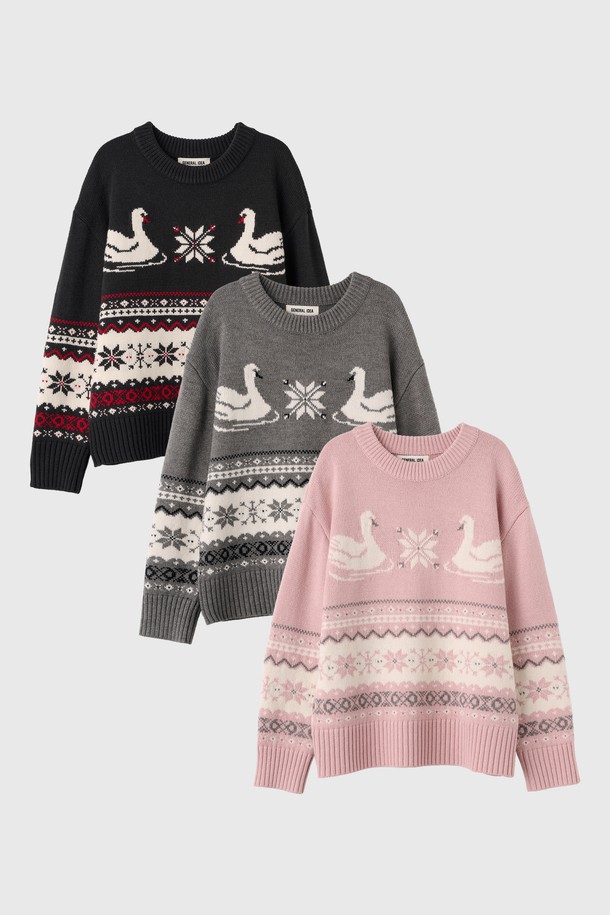 [25FW] WOMAN 스완 노르딕 니트 풀오버는 포근한 울 소재로 제작되어 가을과 겨울에 따뜻하게 입을 수 있는 여성용 니트입니다. 라운드넥과 긴소매, 레귤러핏 디자인으로 편안한 착용감을 선사하며, 캐주얼한 무드를 연출합니다. 스완 패턴과 두꺼운 두께감으로 포근함을 더하고, 부드러운 촉감이 특징입니다. 데이트룩, 모임룩 등 다양한 TPO에 활용 가능하며, 캐주얼, 클래식, 미니멀 스타일을 즐겨 입는 분들께 추천합니다. 블랙, 핑크 두 가지 색상으로 만나보세요.
