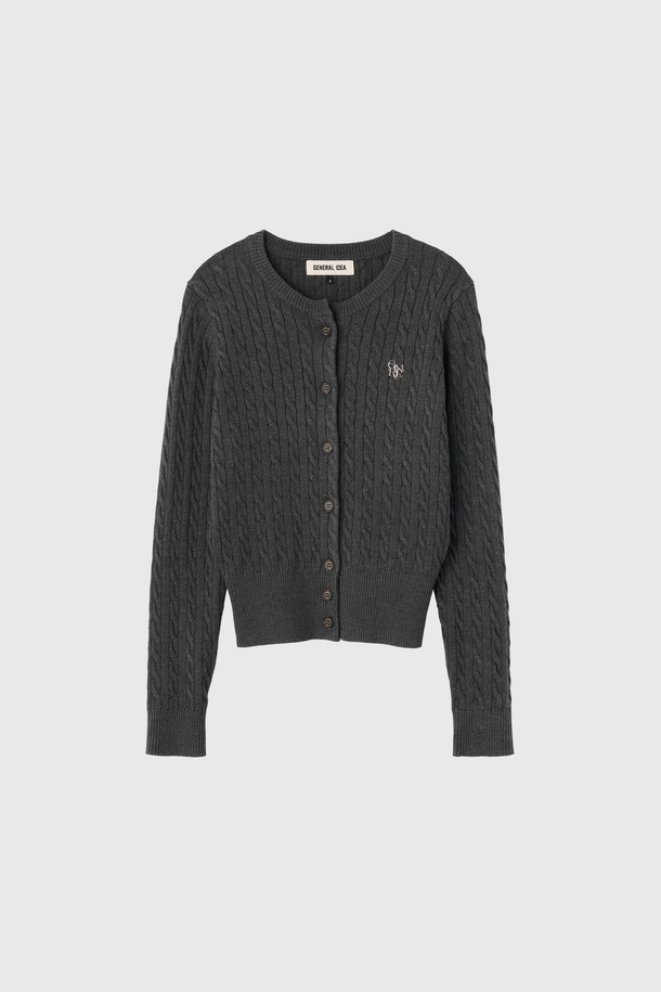 [25FW] WOMAN GNRL 시그니처 슈퍼파인 울 케이블 가디건 [5COL]은 베이직하고 클래식한 스타일을 추구하는 여성 고객을 위한 가디건입니다. 슈퍼파인 울 소재를 사용하여 부드러운 촉감과 뛰어난 보온성을 자랑하며, 봄, 가을, 겨울 세 계절 모두 활용 가능합니다. 허리 라인을 살려주는 넓은 밑단 디자인과 시그니처 실루엣이 특징이며, 버건디, 네이비, 카키, 차콜, 블랙 5가지 다채로운 색상으로 만나보실 수 있습니다. 다크브라운 로고 각인 버튼이 포인트로 들어가 고급스러운 분위기를 더하며, 출근룩이나 겨울 데일리룩에 활용하기 좋습니다.
