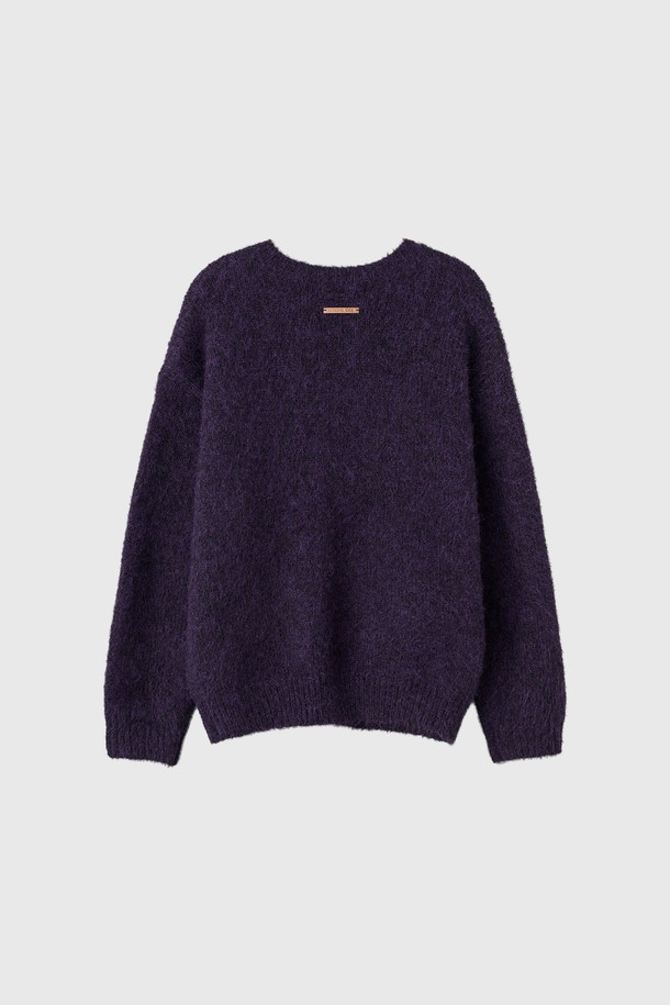 [25FW] MAN 울 블렌드 헤어리 루즈핏 가디건 [3COL]는 남성용 상의 가디건입니다. 가을, 겨울 시즌 착용하기 좋으며, 부드러운 촉감의 울 소재와 긴 소매 기장으로 제작되었습니다. 베이직하고 캐주얼한 스타일로, 일상 및 출근룩에 활용하기 좋습니다. 루즈핏으로 편안한 착용감을 선사하며, 라운드넥 디자인과 무지 패턴이 특징입니다. 그레이, 네이비 2가지 색상으로 제공되며, 두께가 두꺼워 따뜻하게 입을 수 있습니다.
