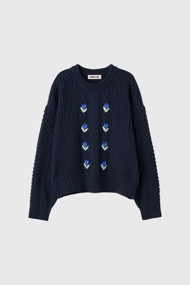 [25FW] WOMAN 플라워 케이블 니트 풀오버는 여성용 상의 니트/스웨터 제품입니다. 네이비, 화이트, 브라운 세 가지 색상으로 제공되며, 가을과 겨울에 따뜻하게 입을 수 있습니다. 울 소재로 제작되어 부드러운 촉감을 선사하며, 플라워 및 케이블 패턴, 자수 디테일이 돋보입니다. 레귤러핏 라운드넥 디자인에 긴소매 기장, 두꺼운 두께감으로 캐주얼하고 클래식한 스타일을 연출합니다.
