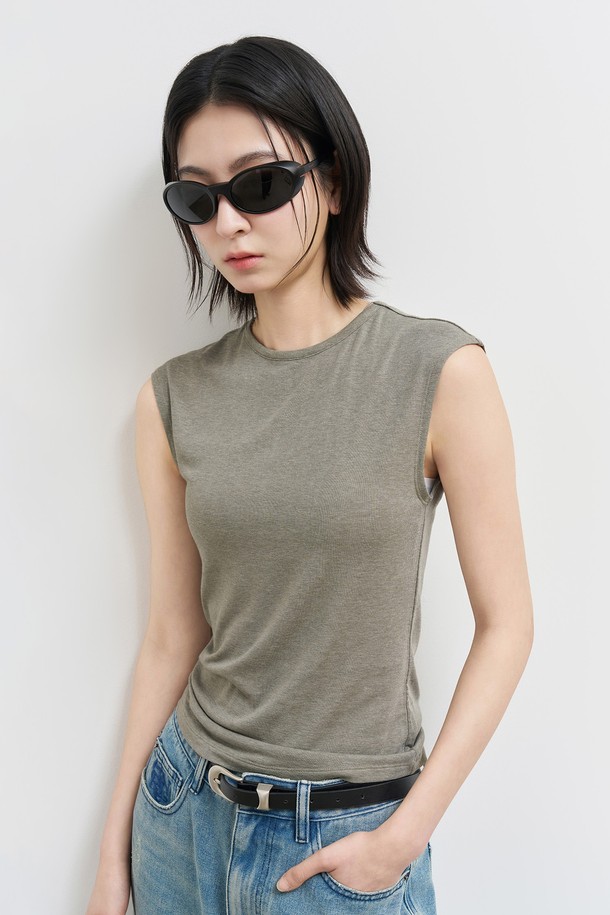 GENERAL IDEA - 민소매티셔츠 - [25SS] WOMAN 아세테이트 크루넥 슬리브리스 [ASH KHAKI] / WBE2L01533
