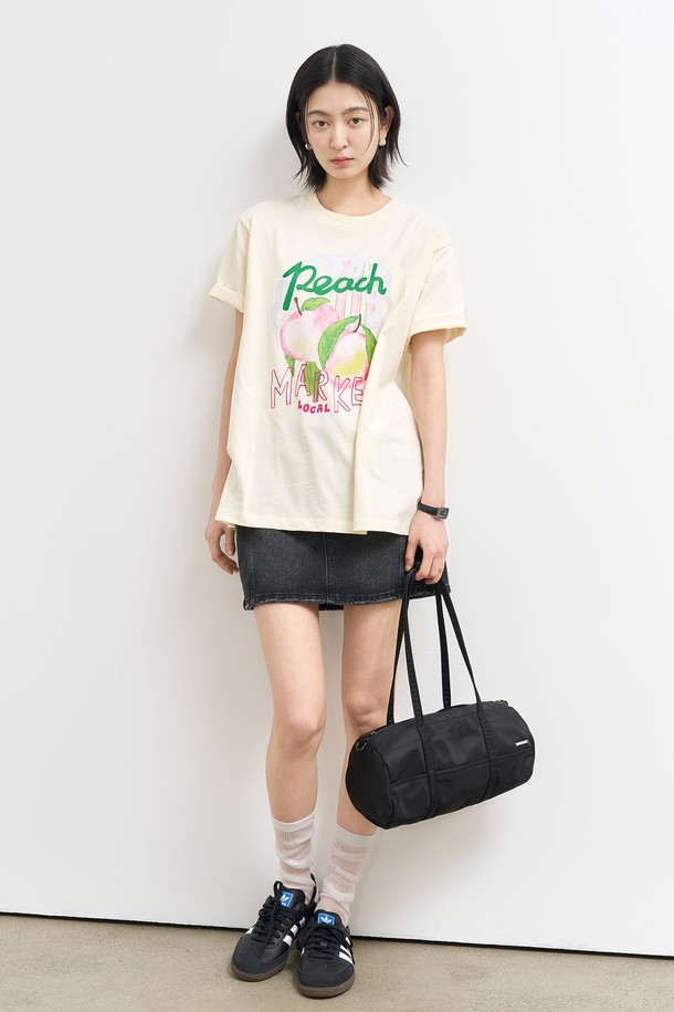 GENERAL IDEA - 반소매 티셔츠 - [25SS] WOMAN 후르츠 루즈핏 반팔티 [CREAM PEACH] / WBE2L01537