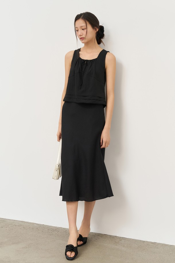 GENERAL IDEA - 블라우스 - [25SS] WOMAN 레이스 리본 슬리브리스 블라우스 [BLACK] / WBE2L03515