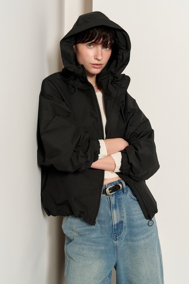 GENERAL IDEA - 바람막이/아노락 - [25SS] WOMAN 패커블 윈드브레이커 [BLACK] / WBE1L55531