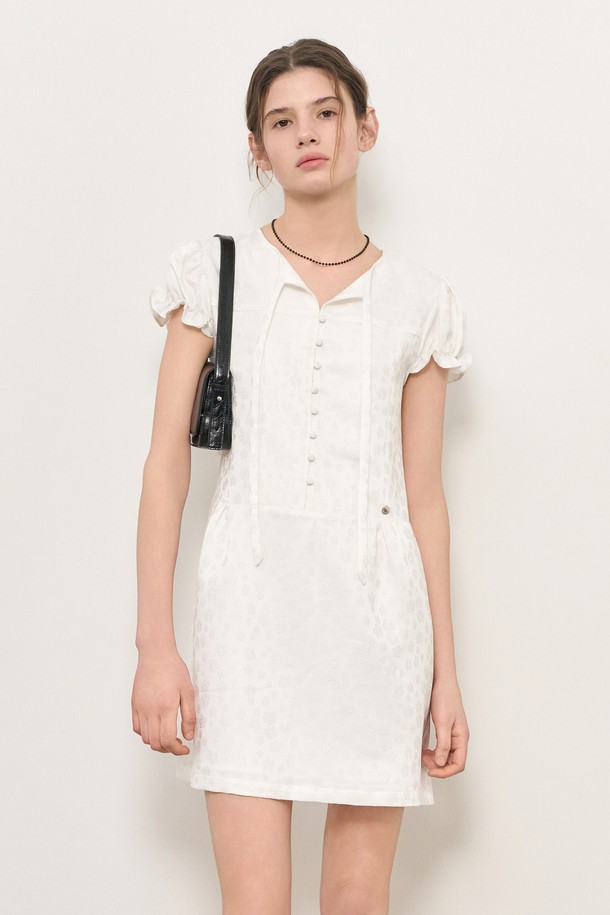 GENERAL IDEA - 반소매 원피스 - [25SS] WOMAN 실키 자카드 미니 원피스 [WHITE] / WBE2L15505