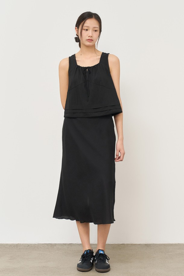GENERAL IDEA - 블라우스 - [25SS] WOMAN 레이스 리본 슬리브리스 블라우스 [BLACK] / WBE2L03515