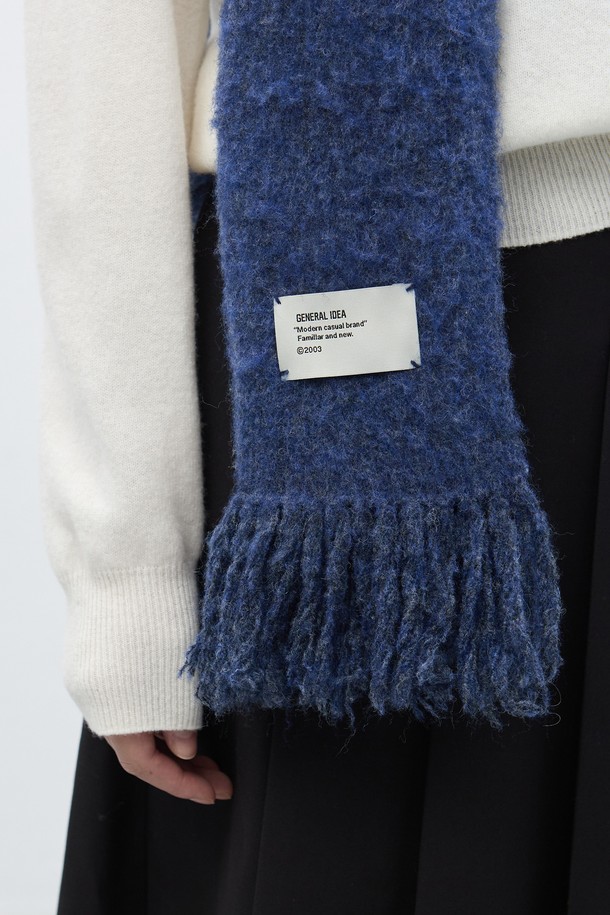 [25FW] UNISEX 헤어리 니트 머플러 [3COL]는 부드러운 촉감의 헤어리 텍스처가 특징인 유니섹스 머플러입니다. 가을과 겨울에 착용하기 좋은 두꺼운 두께감의 니트 소재로 제작되었으며, 베이직하고 캐주얼한 스타일을 연출하기 좋습니다. 네이비 컬러의 무지 디자인으로 다양한 옷차림에 매치하기 용이합니다. 캐주얼, 클래식, 미니멀 스타일을 즐겨 입는 분들께 추천합니다.
