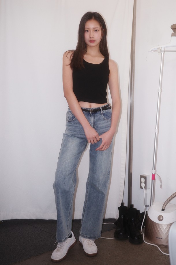 GENERAL IDEA - 민소매티셔츠 - [25SS] WOMAN 솔리드 U넥 슬리브리스 [BLACK] / WBE2L01517