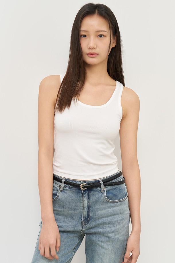 GENERAL IDEA - 민소매티셔츠 - [25SS] WOMAN 솔리드 U넥 슬리브리스 [WHITE] / WBE2L01517