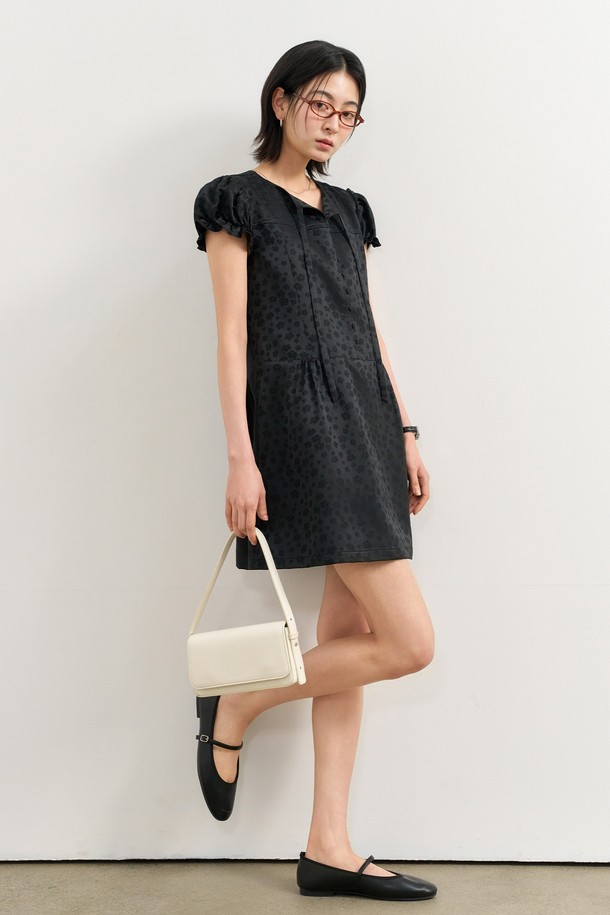GENERAL IDEA - 반소매 원피스 - [25SS] WOMAN 실키 자카드 미니 원피스 [BLACK] / WBE2L15505