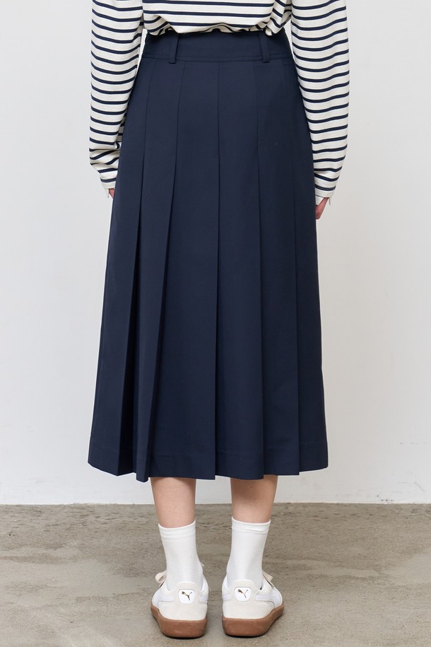 GENERAL IDEA - 롱스커트 - [25SS] WOMAN 볼드 플리츠 롱스커트 [NAVY] / WBE1L13502