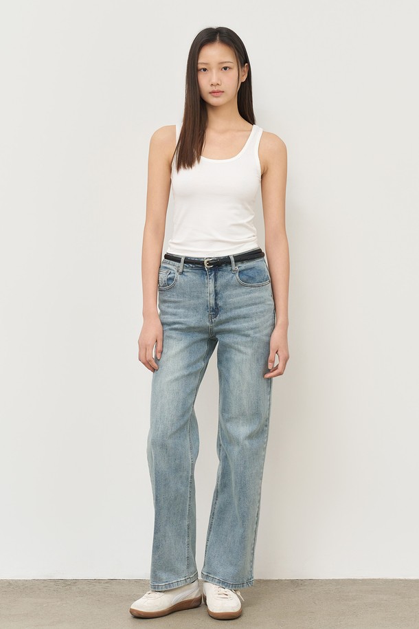 GENERAL IDEA - 민소매티셔츠 - [25SS] WOMAN 솔리드 U넥 슬리브리스 [WHITE] / WBE2L01517