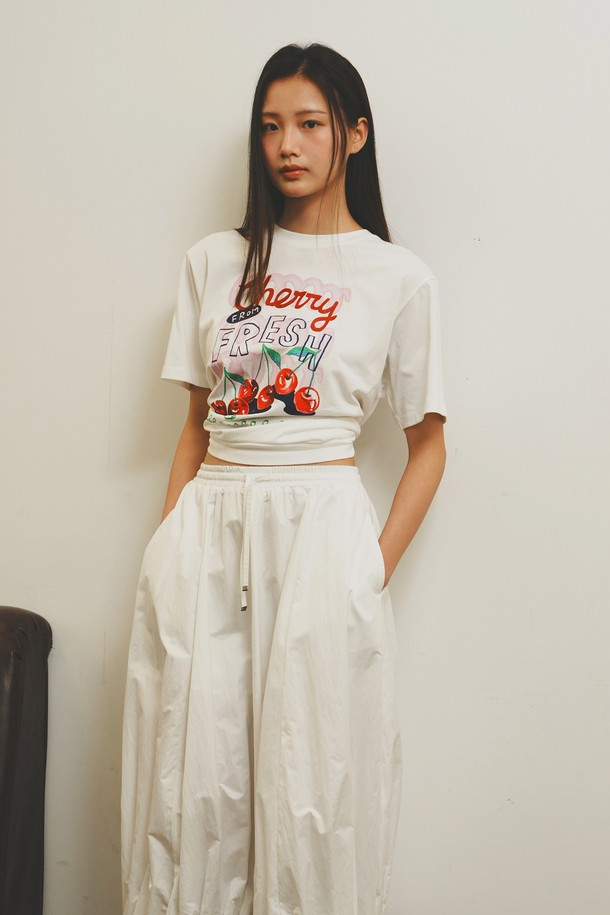 GENERAL IDEA - 반소매 티셔츠 - [25SS] WOMAN 후르츠 루즈핏 반팔티 [WHITE CHERRY] / WBE2L01537