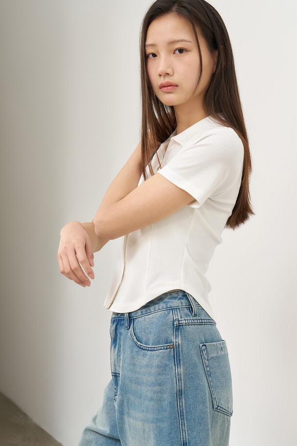 GENERAL IDEA - 셔츠 - [25SS] WOMAN 오픈 카라 리브드 하프 셔츠 [WHITE] / WBE2L03516