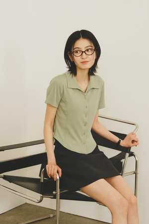 [25SS] WOMAN 오픈 카라 리브드 하프 셔츠 [LIGHT KHAKI] / WBE2L03516