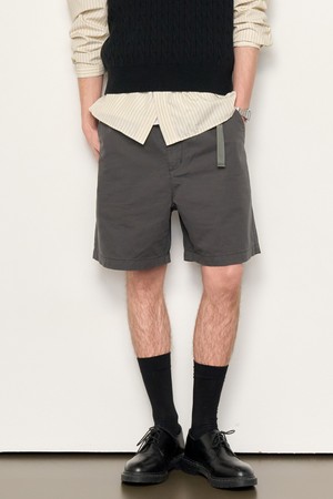 [25SS] MAN 스카프 레이어드 치노 쇼츠 [CHARCOAL] / SBE2M12008