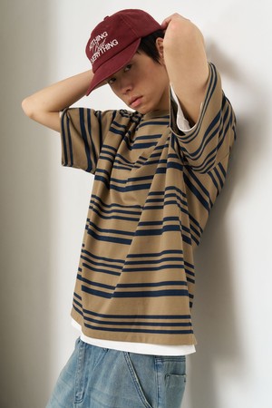 [25SS] MAN 스트라이프 루즈핏 반팔티 [KHAKI] / SBE2M01014
