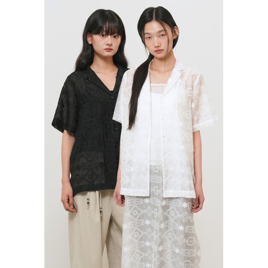 [26SS] WOMAN 엠브로이더리 레이스 하프셔츠 [2COL] / GF2LSH525
