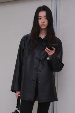 [26SS] WOMAN 루즈핏 페이크 레더 하프자켓 [BLACK] / GF1LJK506