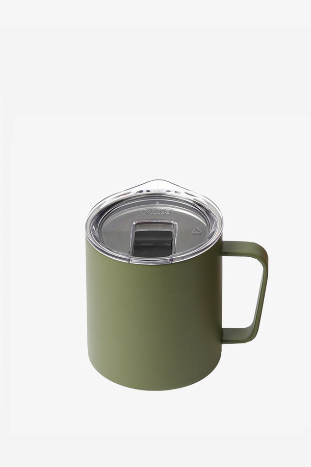 미르 캠프컵 12oz는 캠핑과 일상에서 모두 사용하기 좋은 다용도 캠핑컵입니다. 카키 색상의 파우더 코팅 마감으로 세련된 디자인을 자랑하며, 스테인리스, 실리콘, 폴리글리콜릭산 소재를 사용하여 튼튼하고 안전합니다. 355ml 용량에 슬라이드 뚜껑을 포함하고 있어 편리하며, 이중벽 진공 단열 기술로 12시간 보온 및 24시간 이상 보냉 기능을 제공합니다. BPA FREE 및 냄새 배임 방지 기능으로 위생적이며, 넓은 입구와 손잡이 디자인으로 사용성을 높였습니다.
