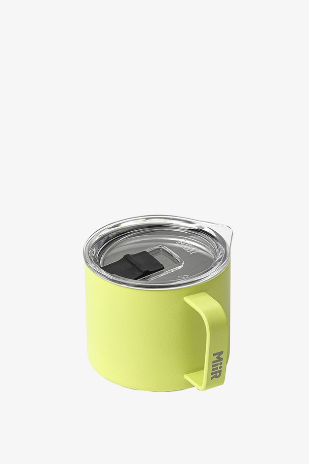 [미르] 캠프컵(슬라이드 뚜껑) 8oz는 캠핑과 일상에서 모두 활용 가능한 다용도 컵입니다. 이중 진공 단열 구조와 스테인리스 스틸, 실리콘 소재로 제작되어 24시간 이상 보냉, 12시간 보온 기능을 제공하며, Light Green 색상에 무지 패턴으로 디자인되었습니다. 슬라이드 뚜껑, BPA Free, 외부 결로 및 열전달 방지 기능, 냄새 흡수 방지, 내구성, 파우더 코팅 마감, 핸들을 포함하며 237ml (8oz) 용량입니다.
