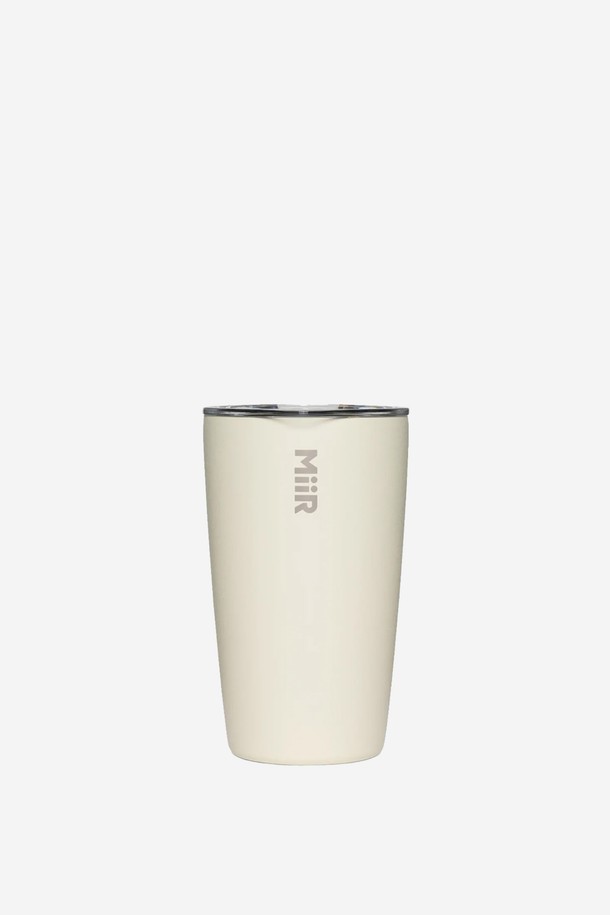 미르 베큠 인슐레이티드 텀블러(슬라이드 뚜껑) 12oz - 샌드스톤 화이트는 세련된 디자인과 뛰어난 보온/보냉 기능을 갖춘 텀블러입니다. 샌드스톤 화이트 컬러는 은은하고 부드러운 분위기를 연출합니다. 12oz 용량으로 제작되었으며, 진공 단열 기술을 사용하여 음료의 온도를 오랫동안 유지해 줍니다. 스테인리스스틸 소재로 제작되어 내구성이 뛰어나며, 슬라이드 뚜껑으로 편리하게 사용할 수 있습니다. 미르 텀블러는 일상생활 속에서 음료를 즐기기에 완벽한 선택입니다.
