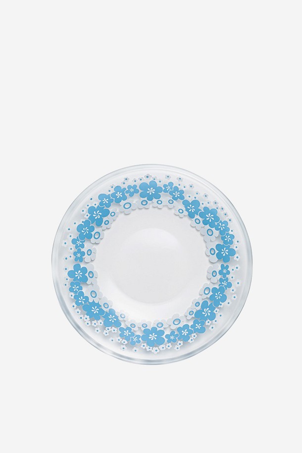 아데리아 플레이트 120 - 하나노와는 1970-80년대 레트로 시리즈 디자인을 담은 주방용품입니다. 소다유리 소재에 섬세한 플라워 패턴과 블루, 화이트 컬러의 조화가 돋보입니다. 120mm 크기로 식기 또는 장식용으로 활용 가능하며, 빈티지한 무드를 연출합니다. 위생적인 소재와 빈티지 패키징으로 소장 가치를 더합니다. 다용도로 활용 가능한 아데리아 플레이트 하나노와로 레트로 감성을 느껴보세요.
