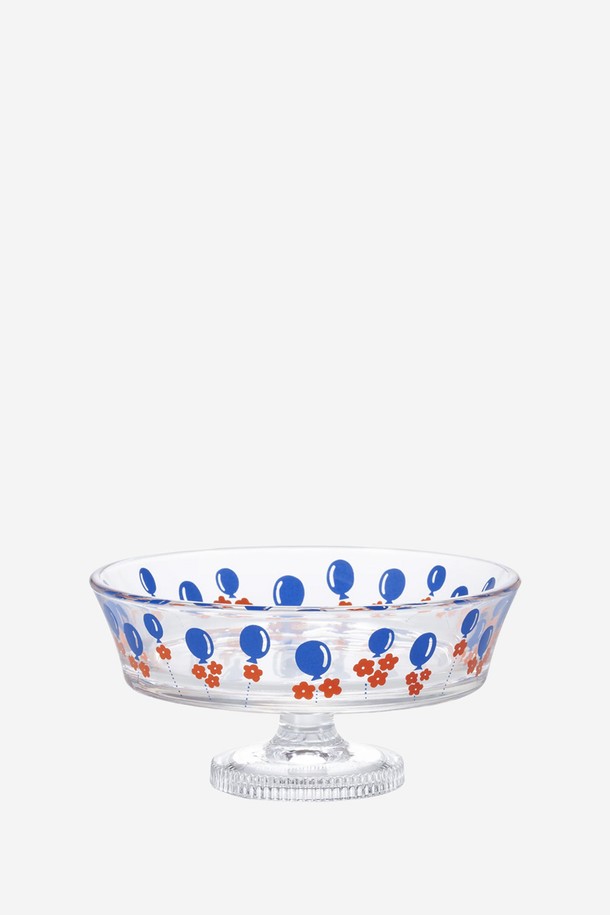 아데리아 섈로 볼 윗 스템 225ml - Baloon은 디저트, 과일, 장식용으로 활용 가능한 유리 그릇입니다. 소다 유리 소재에 투명 컬러, 풍선, 코스모스, 데이지, 달리아, 동물 등의 다양한 패턴/무늬를 더하여 레트로 모던 스타일을 연출합니다. 스템 베이스와 장식적 프린트, 깔끔한 외관, 위생적인 사용이 가능하며, 선물용 포장으로 홈카페 스타일링에도 활용할 수 있습니다.
