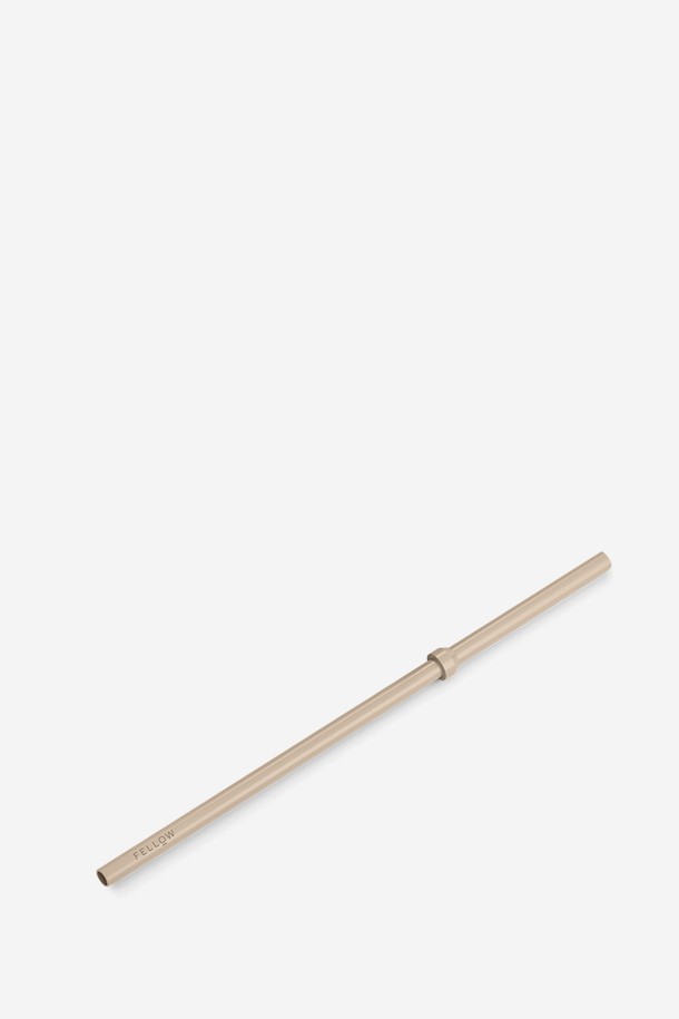 펠로우 카터 콜드 스트로우 20oz - 샌드 듄은 일상생활에서 활용하기 좋은 텀블러/물병입니다. 20oz 용량의 Tritan 소재로 제작되었으며, 샌드 듄 색상으로 디자인되어 세련된 느낌을 줍니다. 방수 및 보온 기능을 갖춰 실용성을 높였으며, 스트로우 홀더가 포함되어 있어 편리하게 사용할 수 있습니다. 또한, 카터 홀드 뚜껑과 호환되어 다양한 스타일로 활용 가능합니다.
