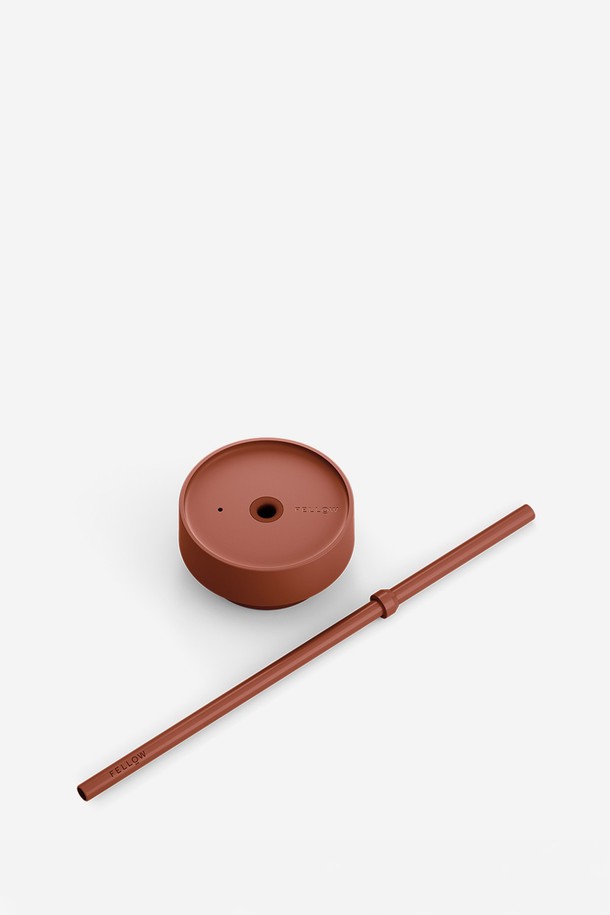 펠로우 카터 콜드 뚜껑 + 스트로우 16oz - 시에나는 일상생활에서 사용하기 좋은 텀블러 뚜껑입니다. 시에나 색상으로, 플라스틱과 트라이탄 소재를 사용하여 제작되었습니다. 방수 기능과 흡입 기능을 갖춘 스트로우 타입으로 편리하게 사용할 수 있습니다. 누수 방지 기능과 BPA-free 디자인으로 안전하게 사용할 수 있으며, 카터 무브 머그 16oz와 호환됩니다. 휴대성이 뛰어나고 수상 디자인으로 제작되었습니다.
