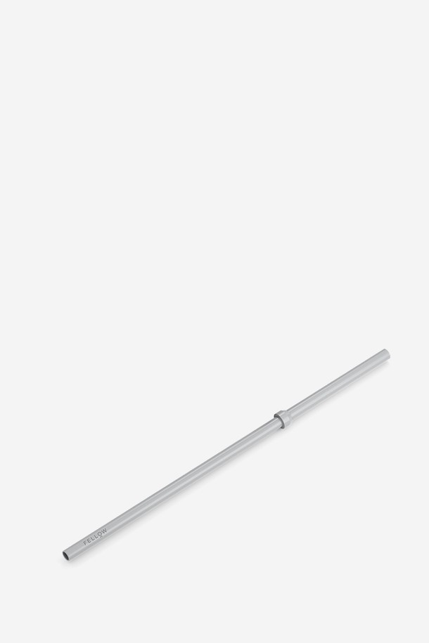 펠로우 카터 콜드 스트로우 20oz - 그레이는 시원한 음료를 즐기기에 완벽한 휴대용 텀블러입니다. 재사용 가능한 스테인리스 스틸 소재로 제작되어 튼튼하고, 환경 친화적입니다. 20oz 용량으로 넉넉한 음료를 담을 수 있으며, 콜드 스트로우 디자인으로 시원함을 오래 유지해줍니다. 그레이 색상으로 세련된 디자인을 자랑하며, 세척이 용이하여 위생적으로 사용할 수 있습니다. 언제 어디서든 음료를 간편하게 즐길 수 있는 실용적인 아이템입니다.
