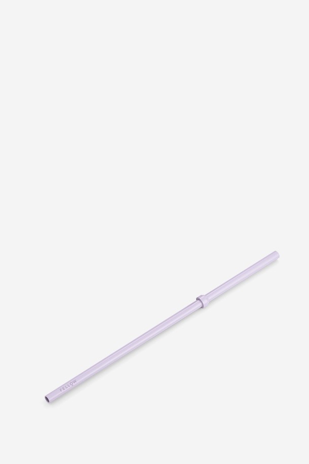 펠로우 카터 콜드 스트로우 20oz - 라벤더는 스테인리스 스틸 소재로 제작된 20oz 용량의 보냉 텀블러입니다. 라벤더 색상으로 세련된 디자인을 자랑하며, 빨대형으로 제작되어 음료를 편리하게 즐길 수 있습니다. 휴대하기 용이하며, 콜드 음료 전용으로 제작되어 시원함을 오래도록 유지합니다. 텀블러는 음료를 담는 용도로 사용하기 적합합니다.
