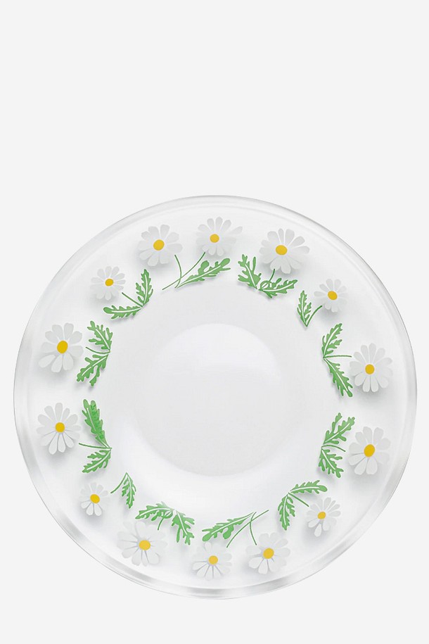 아데리아 플레이트 120 - 노바나는 70-80년대 식기를 재해석한 빈티지 스타일의 플레이트입니다. 소다유리 소재에 투명, 화이트 컬러를 사용하여 깔끔하고 모던한 느낌을 줍니다. 섬세한 플로럴 프린트와 유리 표면 프린팅, 노스탤직한 패키지 디자인이 특징입니다. 식기, 코스터, 소품 트레이 등 다용도로 활용 가능하며, 식기 안전 및 장식용으로 사용하기 좋습니다. 아련한 감성을 담아 테이블을 더욱 풍성하게 만들어 보세요.
