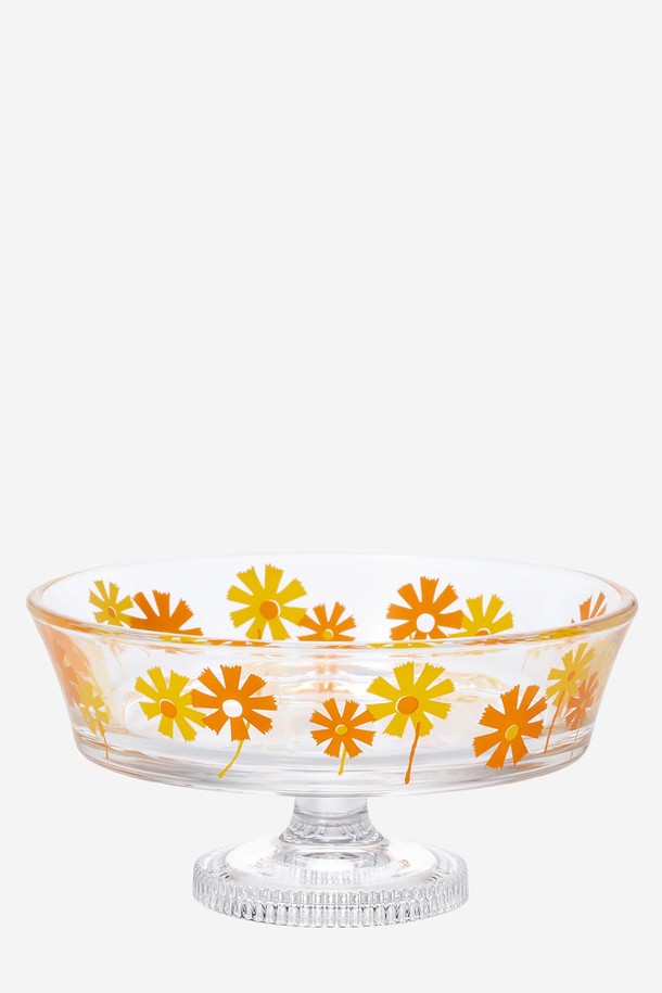 아데리아 섈로 볼 윗 스템 225ml - 코스모스는 디저트, 과일, 인테리어 용도로 활용 가능한 유리 그릇입니다. 투명 유리 소재에 스템 받침대 디자인이 더해져 엘레강스하고 클래식한 분위기를 연출합니다. 코스모스, 데이지 등의 플라워 패턴 무늬가 빈티지하고 레트로한 감성을 자극합니다. 화이트, 스카이블루, 레드의 다채로운 컬러가 돋보이며, 식품 접촉에 안전하고 불순물이 없는 위생적인 소재로 제작되었습니다. 식기 및 데코용으로 활용 가능하며, 소중한 순간을 더욱 특별하게 만들어줍니다.
