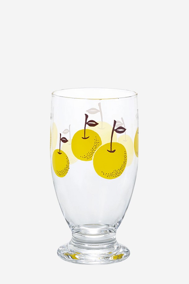아데리아 텀블러 윗 스탠드 335ml - Pear는 투명한 소다유리 소재에 레트로 프린트와 과일(Pear) 패턴으로 디자인된 텀블러입니다. 스탠드형 디자인으로 안정적인 받침대가 특징이며, 둥근 바닥 모양으로 제작되었습니다. 홈카페, 음료, 파르페 등을 담기에 적합하며, 옐로우 컬러가 산뜻함을 더합니다. 전자레인지 사용은 불가하며, 내열 기능은 없습니다.
