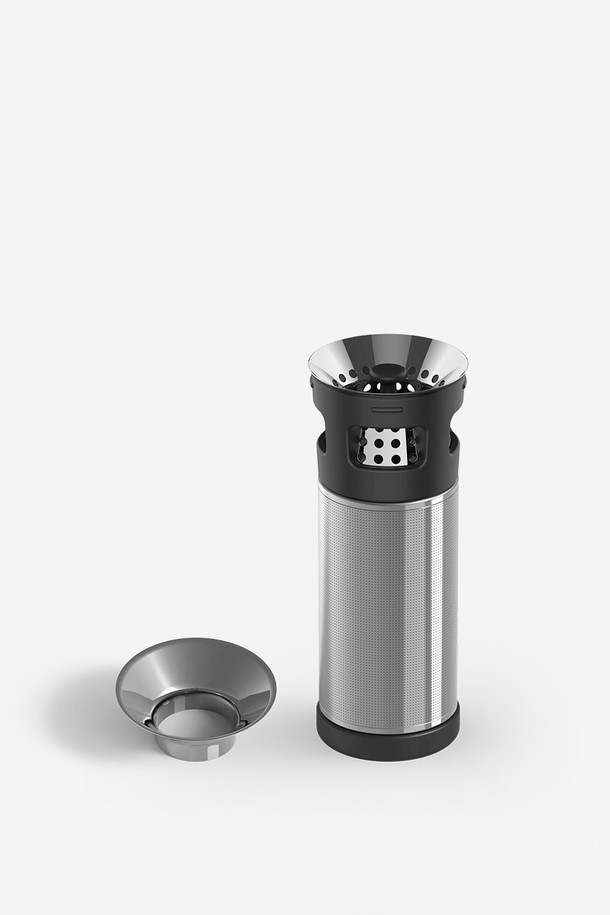 펠로우 카터 인퓨져는 차, 콜드 브루, 과일 우린 물 등을 간편하게 제조할 수 있는 주방용품입니다. 스테인리스 스틸과 실리콘 소재로 제작되었으며, 4.9온스의 용량을 제공합니다. 미세 매쉬 필터, 와이드 바스켓, 스플래시 가드가 적용되어 사용 편의성을 높였습니다. 16온스, 20온스, 32온스 카터 제품과 호환되며, 손쉬운 장착 시스템으로 간편하게 사용할 수 있습니다. 식기세척기 사용은 불가하며, 전자레인지 및 3세 미만 어린이의 사용은 금지됩니다.
