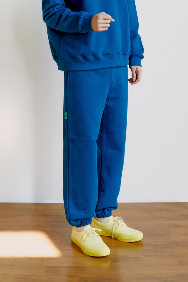 MARJI HOUSE - 캐주얼팬츠 - Vintage logo sweat pants Blue