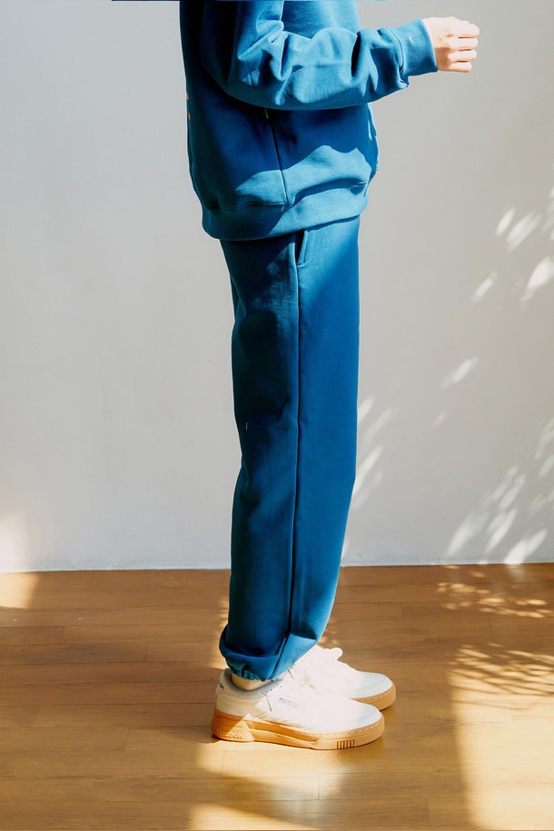 MARJI HOUSE - 캐주얼팬츠 - Vintage logo sweat pants Blue