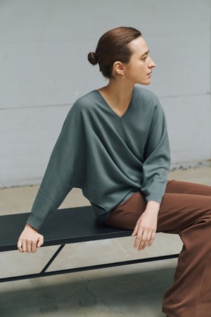 v-neck  loose pullover (d/green) -Merino Mercerized Wool 100% -