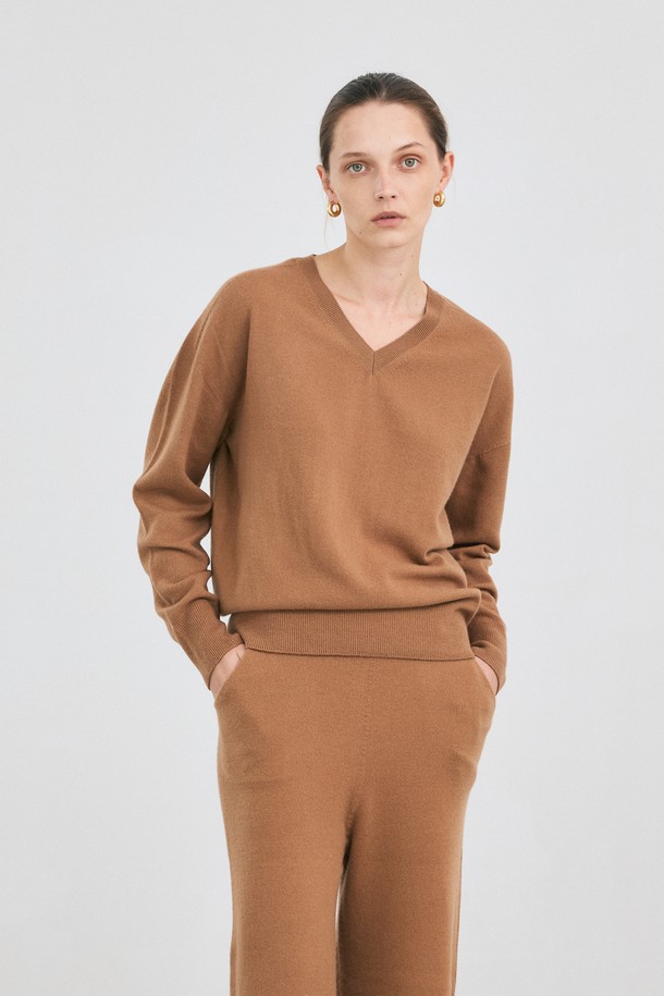 LEHEE - 스웨터 - V-neck pullover - italy cashmere 20% (camel)