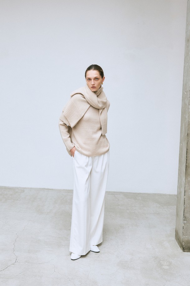 LEHEE - 스웨터 - NEW 시그니쳐 turtle neck - italy cashmere 100% (beige)