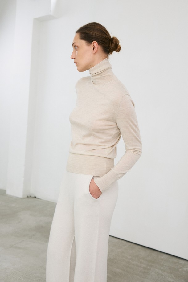 LEHEE - 스웨터 - super fine pullover - italy merino wool 100% (beige)