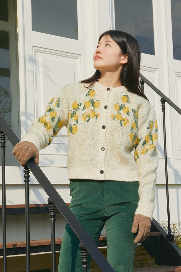 MARGARIN FINGERS - 가디건 - [22WINTER] ROSY KNIT CARDIGAN (CREAM)