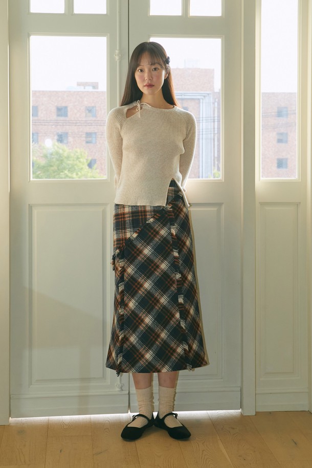 MARGARIN FINGERS - 롱스커트 - [22WINTER] CHECK FRINGE LONG SKIRT (NAVY)