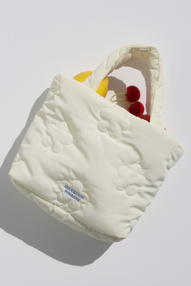 MARGARIN FINGERS - 토트백 - [22WINTER] FLOWER QUILTED BAG (CREAM)