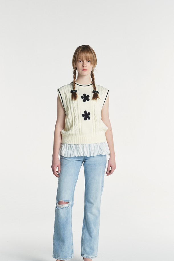 MARGARIN FINGERS - 베스트 - [23SPRING] POINT FLOWER KNIT VEST (CREAM)