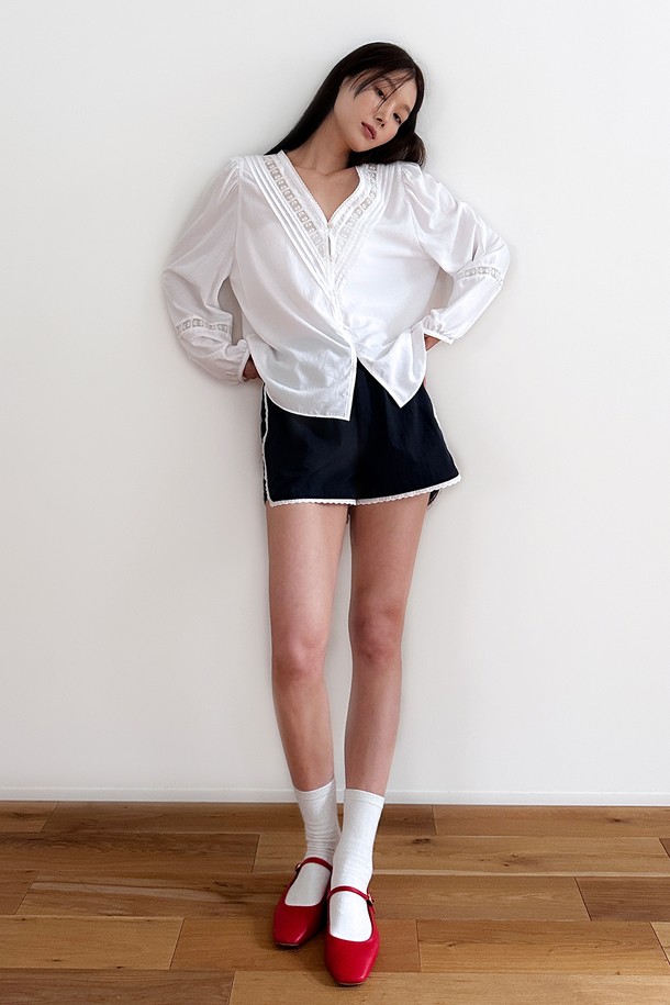 MARGARIN FINGERS - 쇼트팬츠 - [24MID CAPSULE] ROUND LACE SHORTS (NAVY)