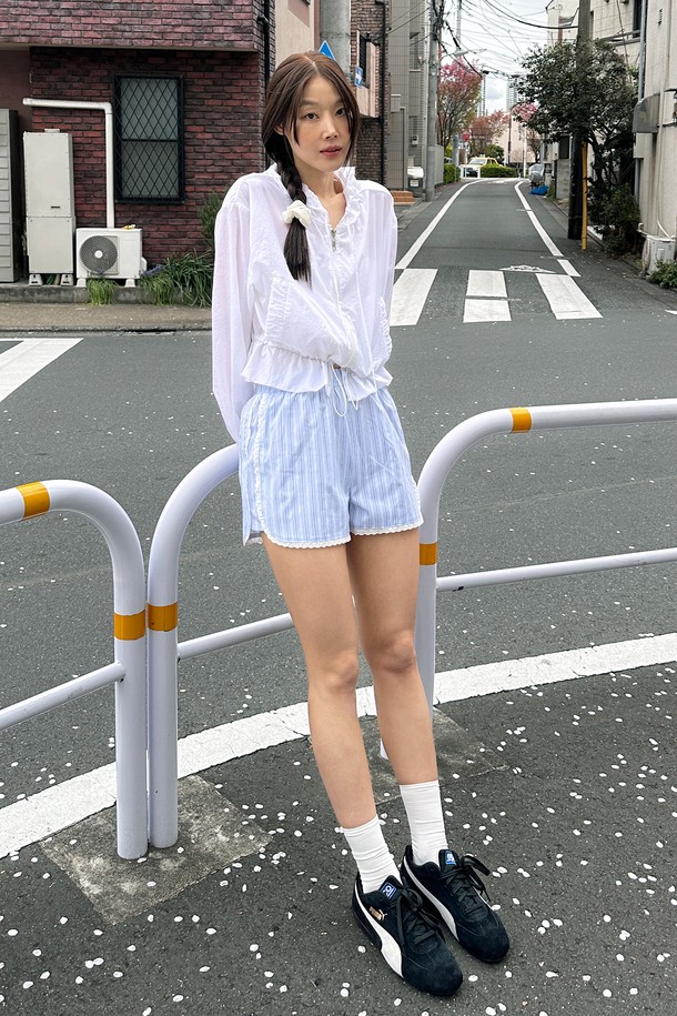 MARGARIN FINGERS - 쇼트팬츠 - [24MID CAPSULE] ROUND LACE SHORTS (SKY BLUE)